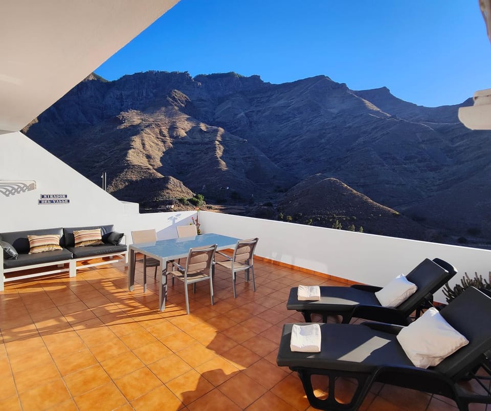 Balcony/Terrace, Mountain view