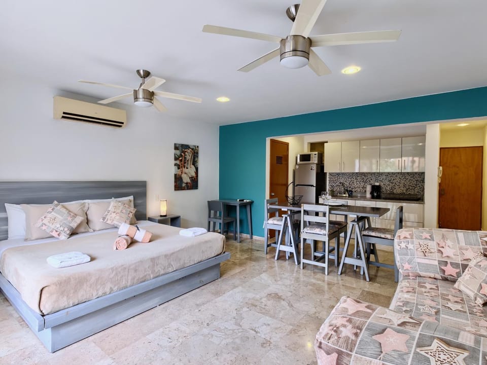 Bed, Living room
