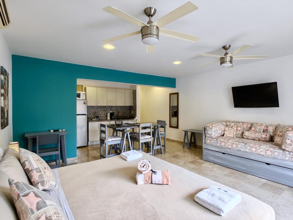Bed, Living room