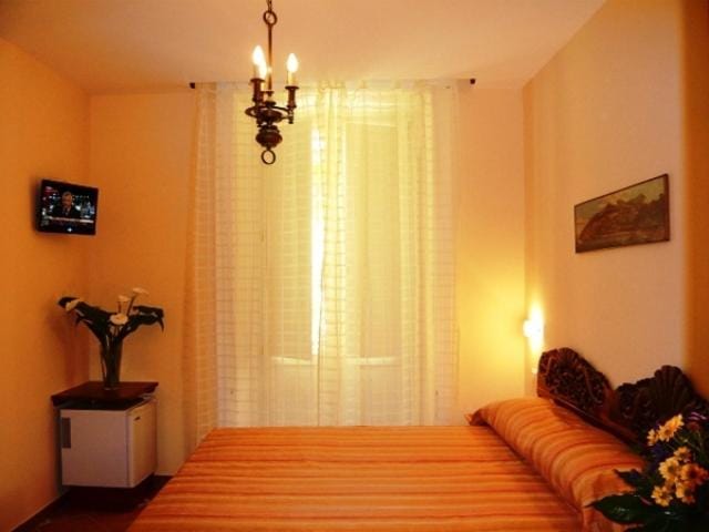 Bed, TV and multimedia