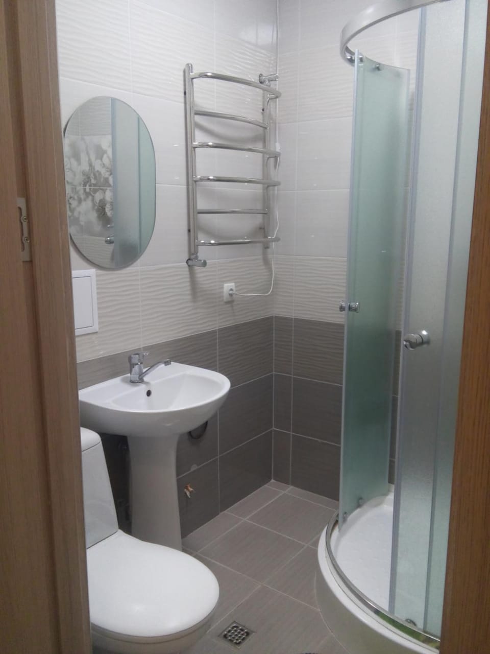 Shower, Toilet, towels