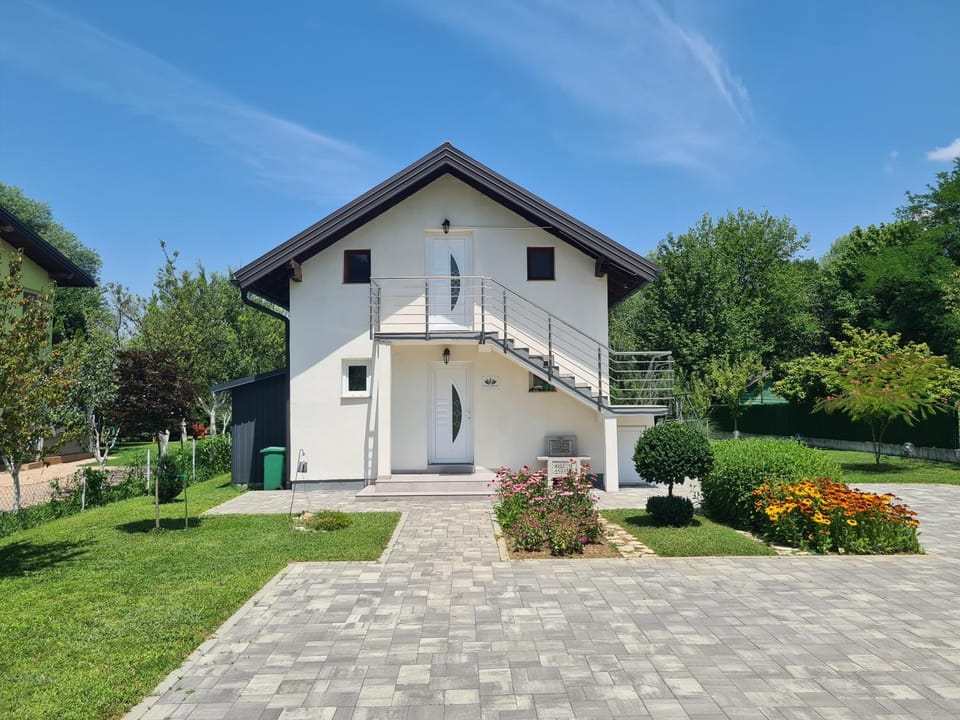 Orhidea House in Lika-Senj County