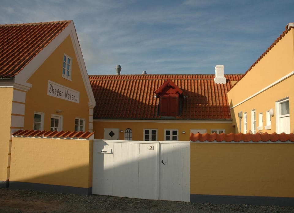 Property building, Day