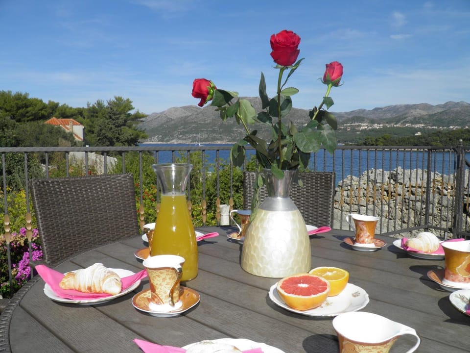 Romantic apartment Apartment in Dubrovnik-Neretva County