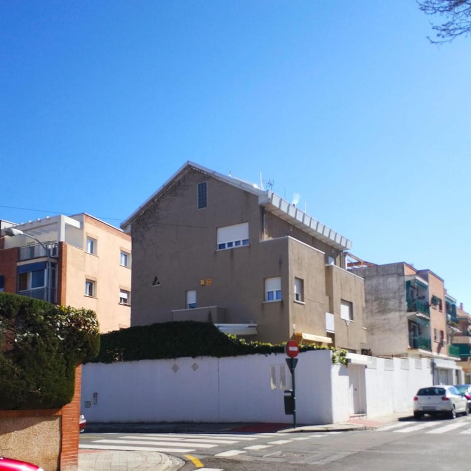 Property building, Facade/entrance, Off site