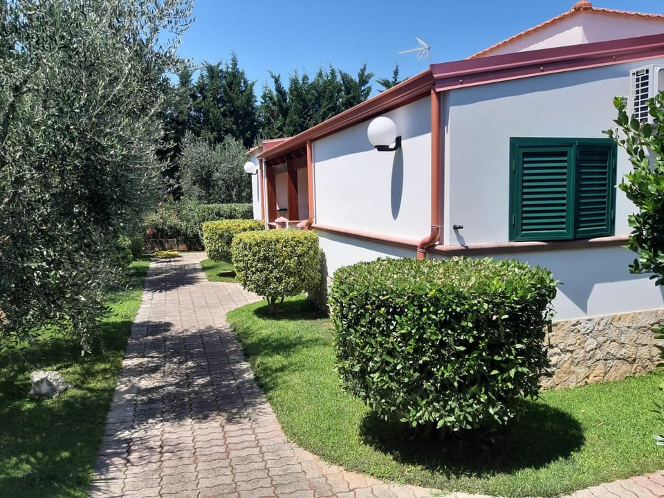 Property building, Garden