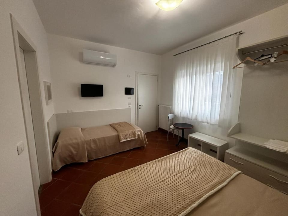 Photo of the whole room, Bedroom, hair dresser, air conditioner