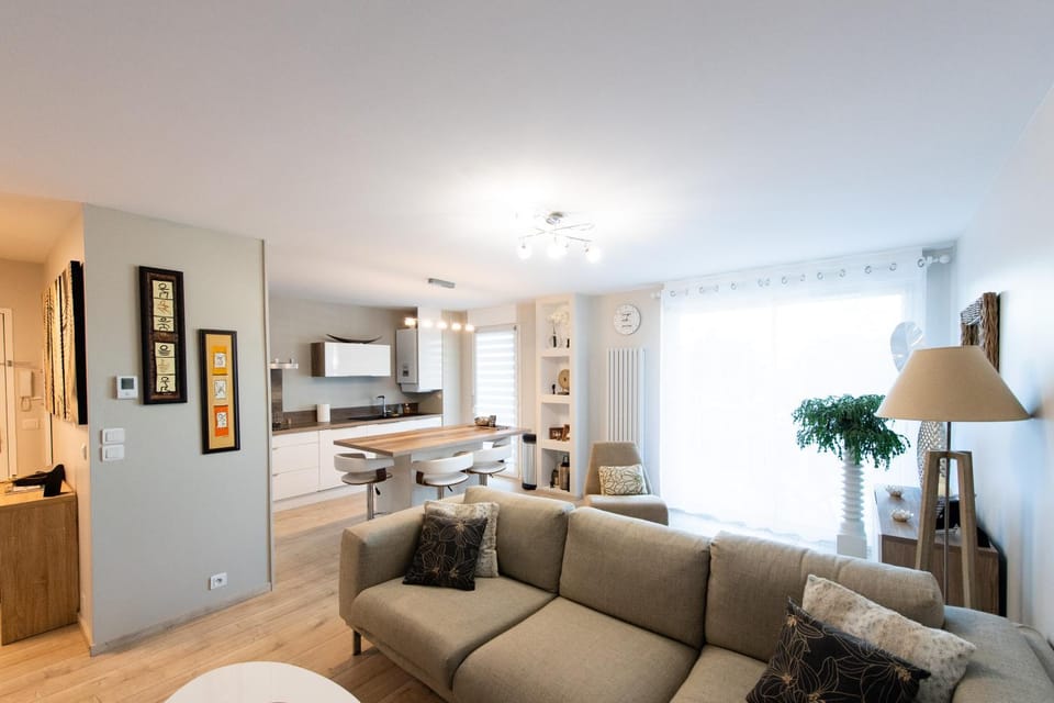 Communal lounge/ TV room, Kitchen or kitchenette, Living room, Seating area, Dining area, Communal kitchen