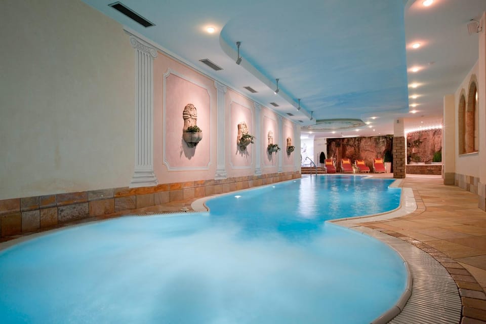 Swimming pool, Swimming pool