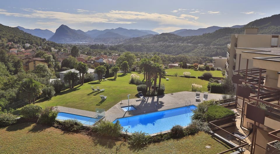 City view, Garden view, Lake view, Pool view