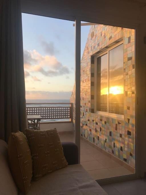 Sunrise-Sunset Amazing Seaviews Las Canteras Beach Apartment in Las Palmas de Gran Canaria