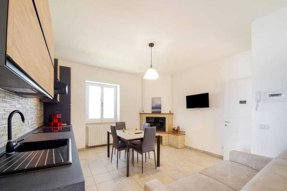 Communal lounge/ TV room, Kitchen or kitchenette, Living room, Seating area, Dining area