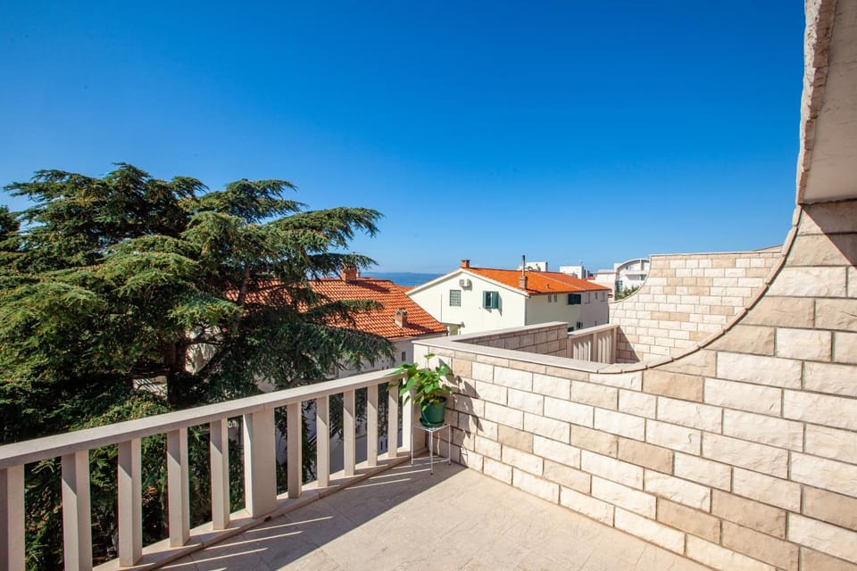 Balcony/Terrace, City view, Sea view, Street view