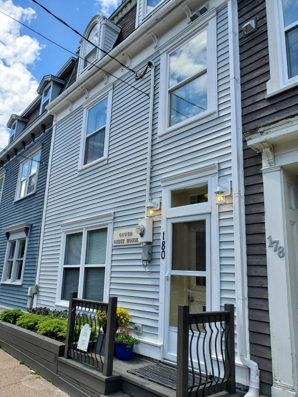 Facade/entrance
