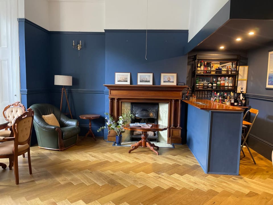 Living room, Lounge or bar, Seating area, Drinks, Internal: Not applicable to any particular room