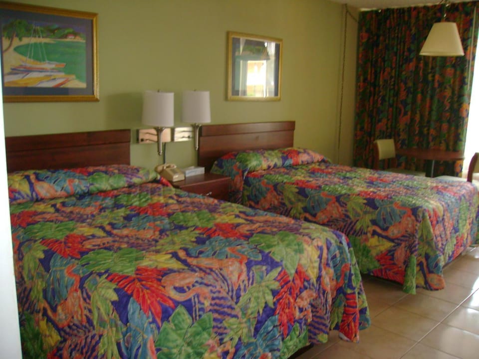 Day, Photo of the whole room