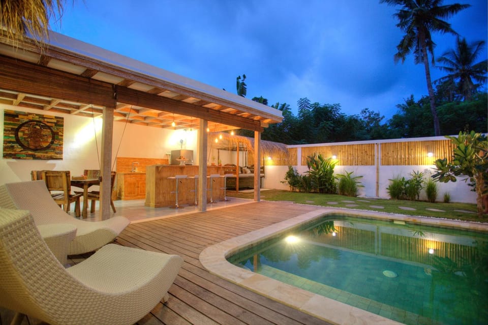 Swimming pool, Swimming pool