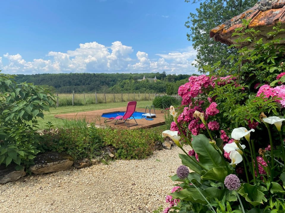 Day, Natural landscape, Garden, Garden view, Pool view, Swimming pool, sunbed