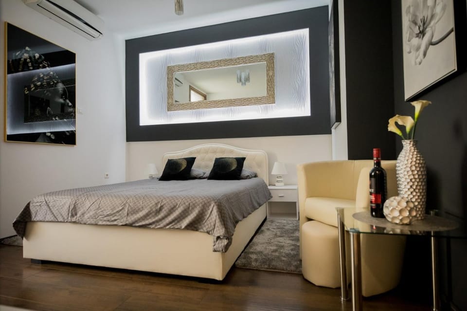 The Bridge - private parking Apartment in Croatia