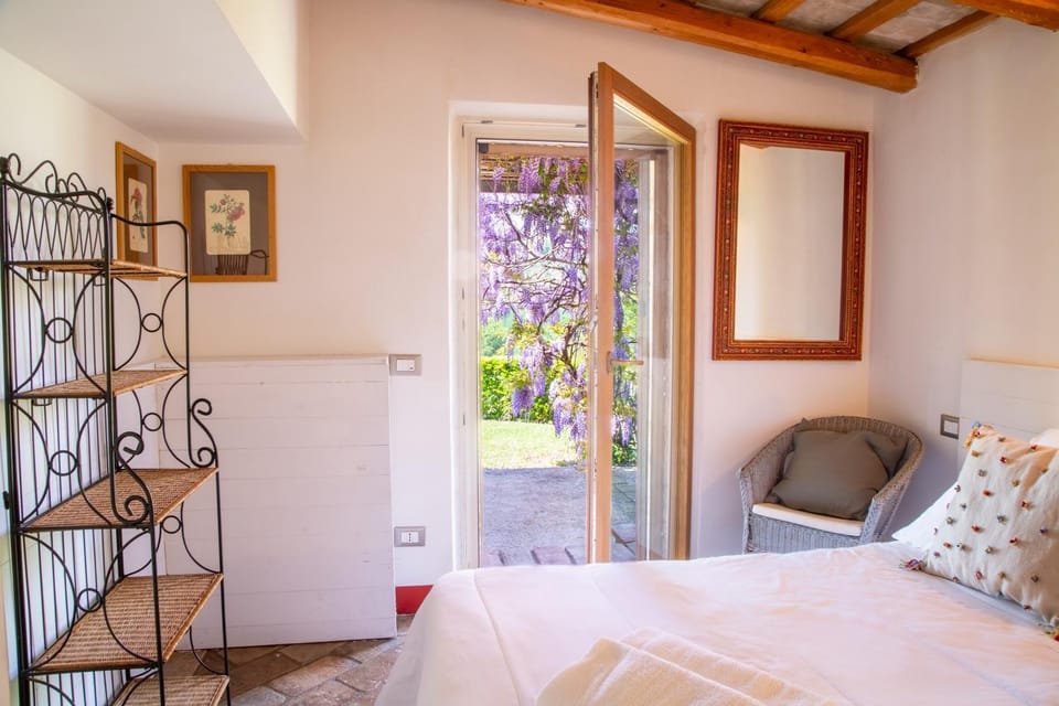 Casali Marchigiani - Ville vacanza private con piscina, giardino e vista panoramica House in Umbria