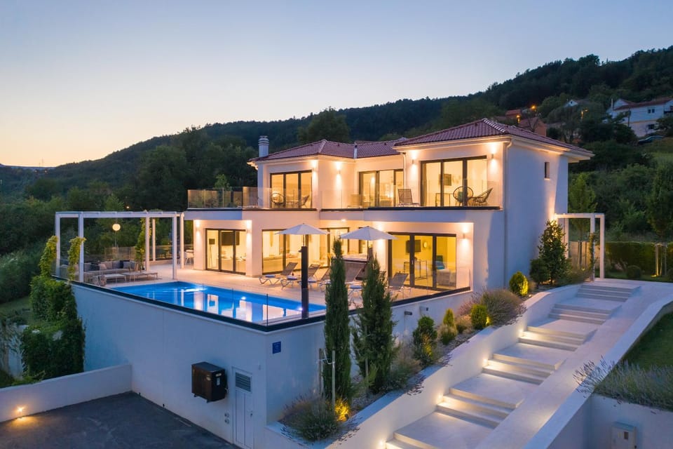 Property building, Pool view, Swimming pool