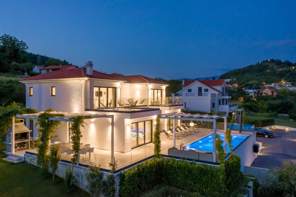 Property building, Pool view, Swimming pool