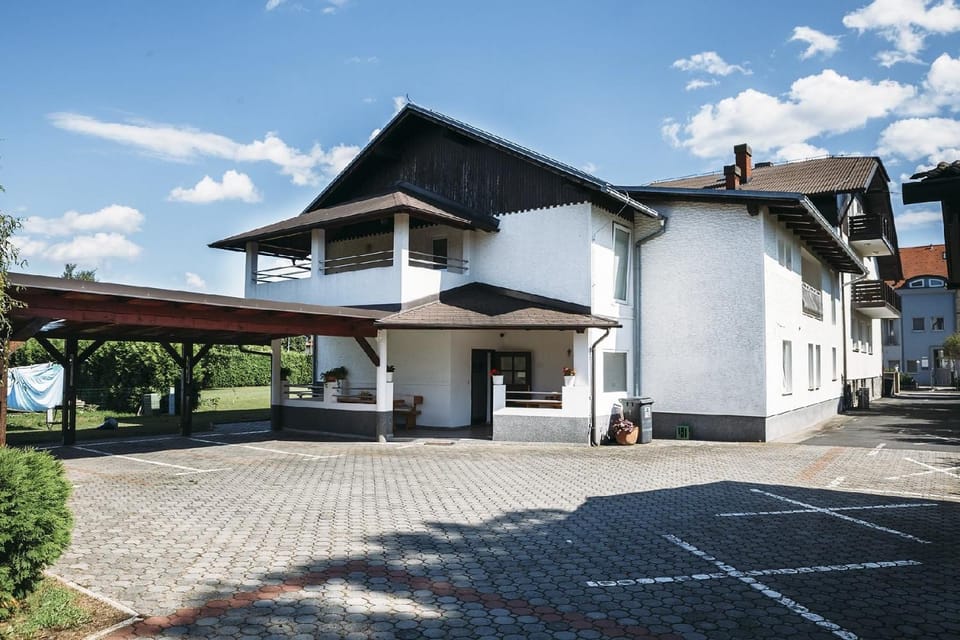 Prenočišče Šinkec Nada Bed and Breakfast in Slovenia