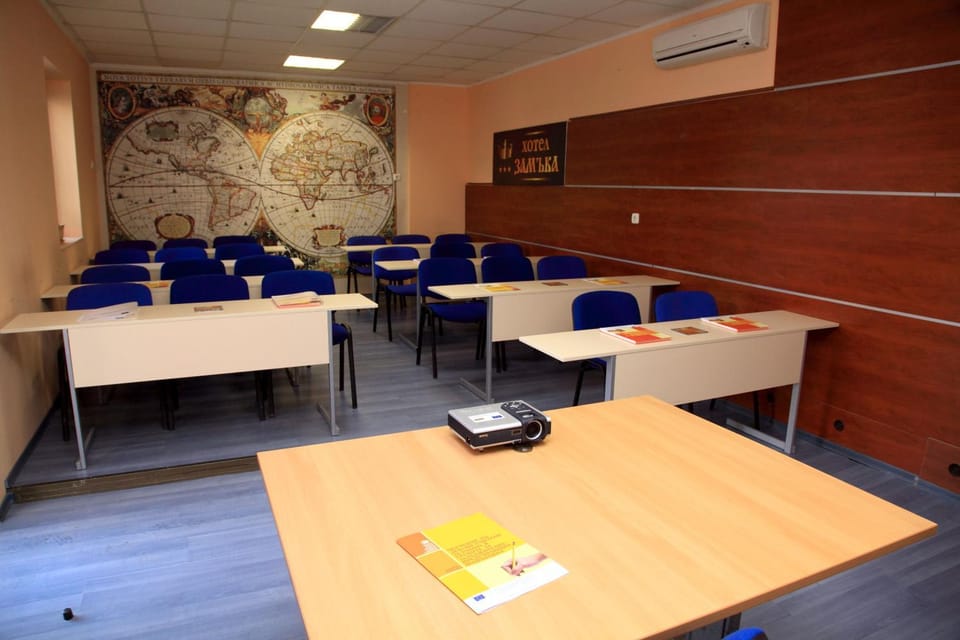 Business facilities, Meeting/conference room, Area and facilities