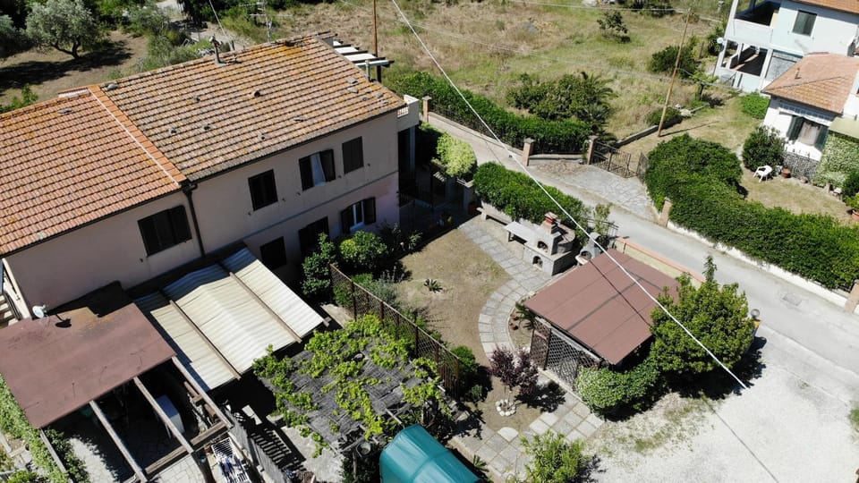 Property building, Neighbourhood, Bird's eye view