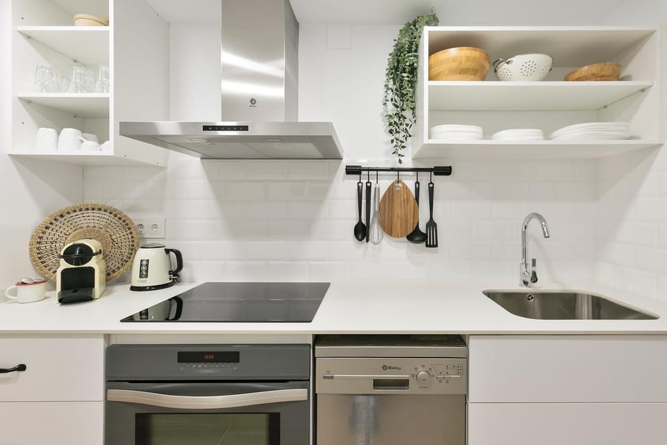 Coffee/tea facilities, Kitchen or kitchenette, dishwasher, pet friendly, stove, toaster, washing machine, kitchen