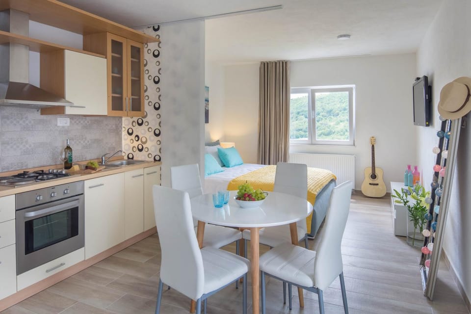 Kitchen or kitchenette, Living room, Photo of the whole room, Seating area, Dining area, Bedroom, Area and facilities