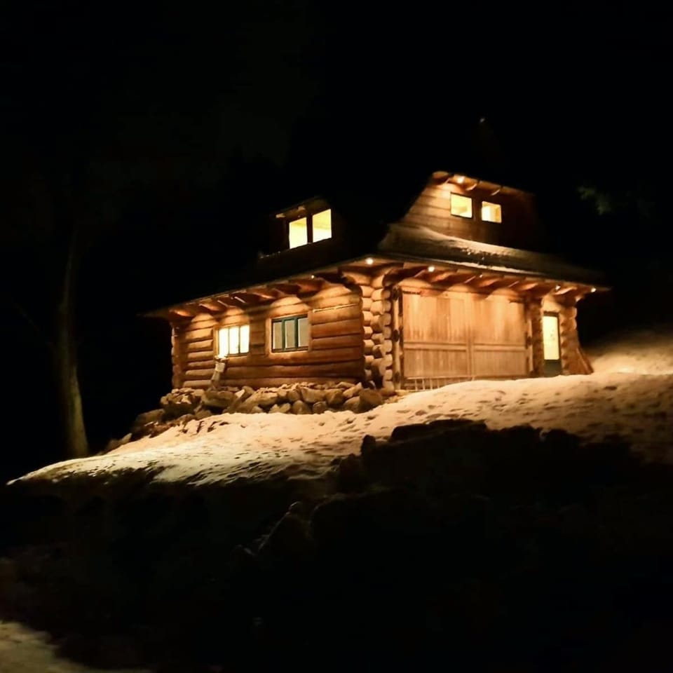 Domek Górski przy Bukowej Chacie Bed and Breakfast in Lower Silesian Voivodeship