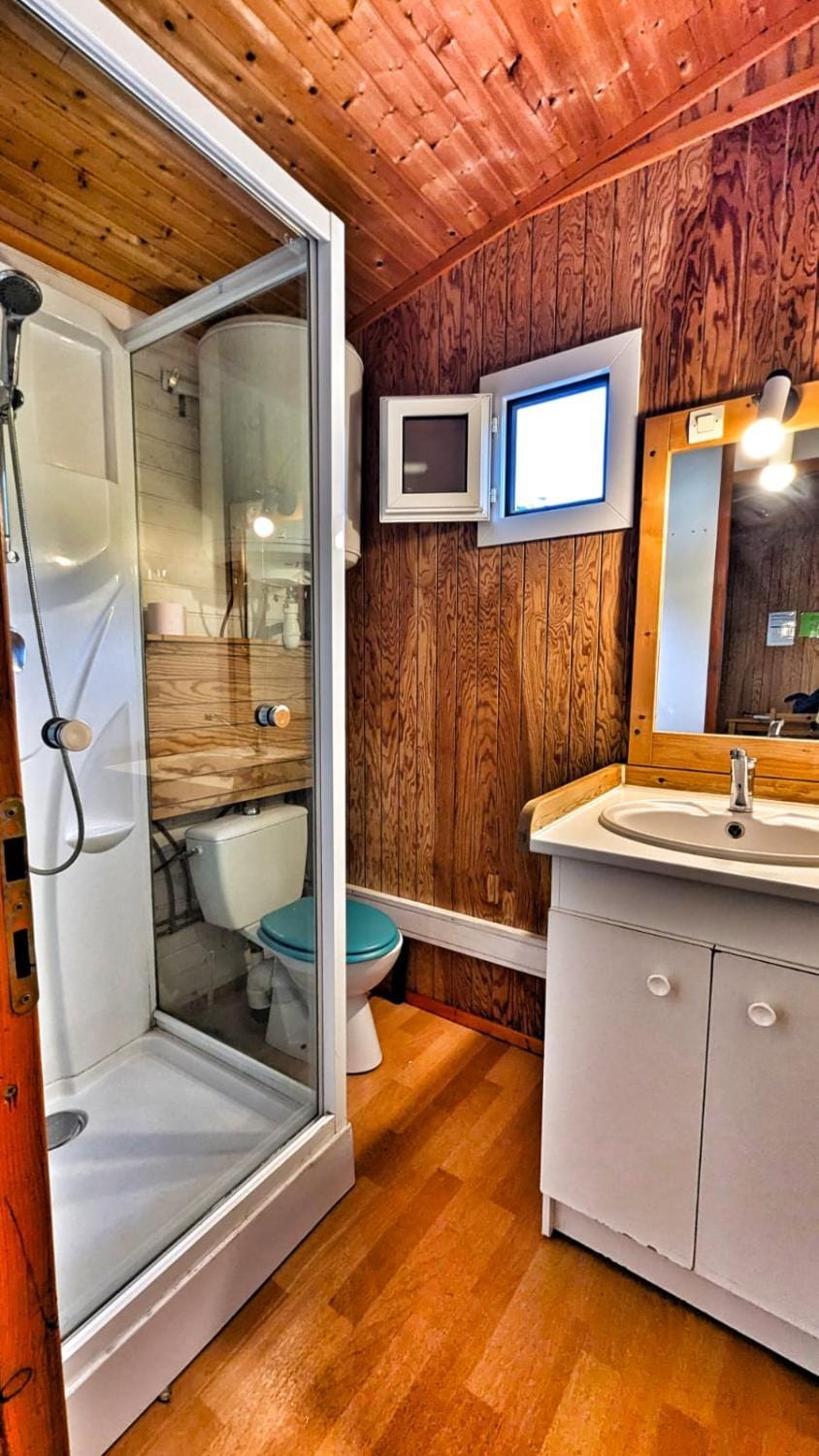 Camping du lac Campground/ 
RV Resort in Castellane