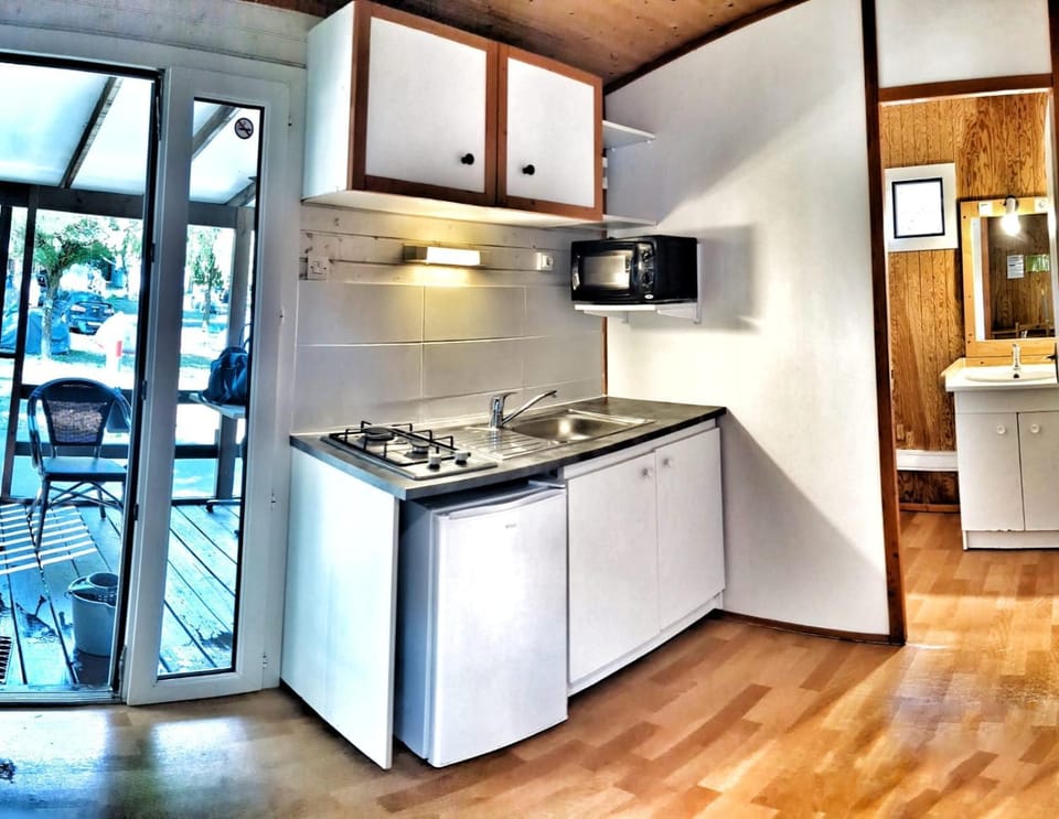 Camping du lac Campground/ 
RV Resort in Castellane