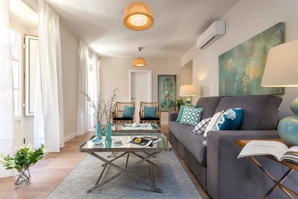 TV and multimedia, Balcony/Terrace, Living room, Seating area, Dining area