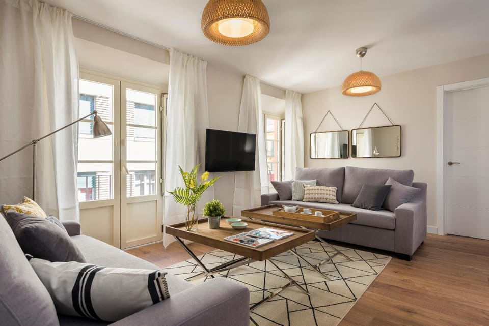 TV and multimedia, Balcony/Terrace, Living room, Photo of the whole room, Seating area, Dining area