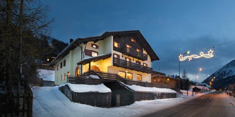 Facade/entrance, Winter
