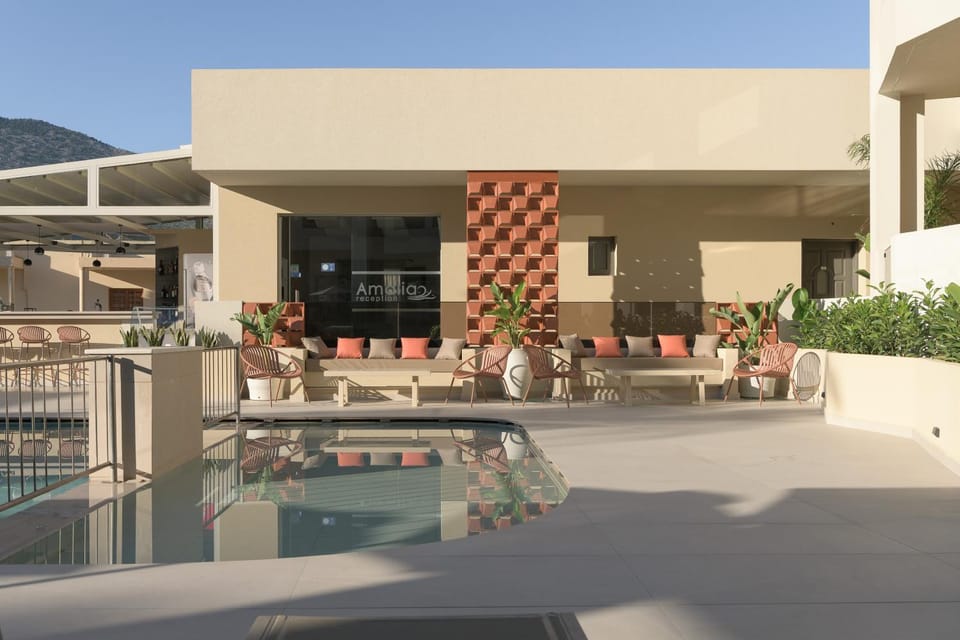Balcony/Terrace, Pool view, Swimming pool