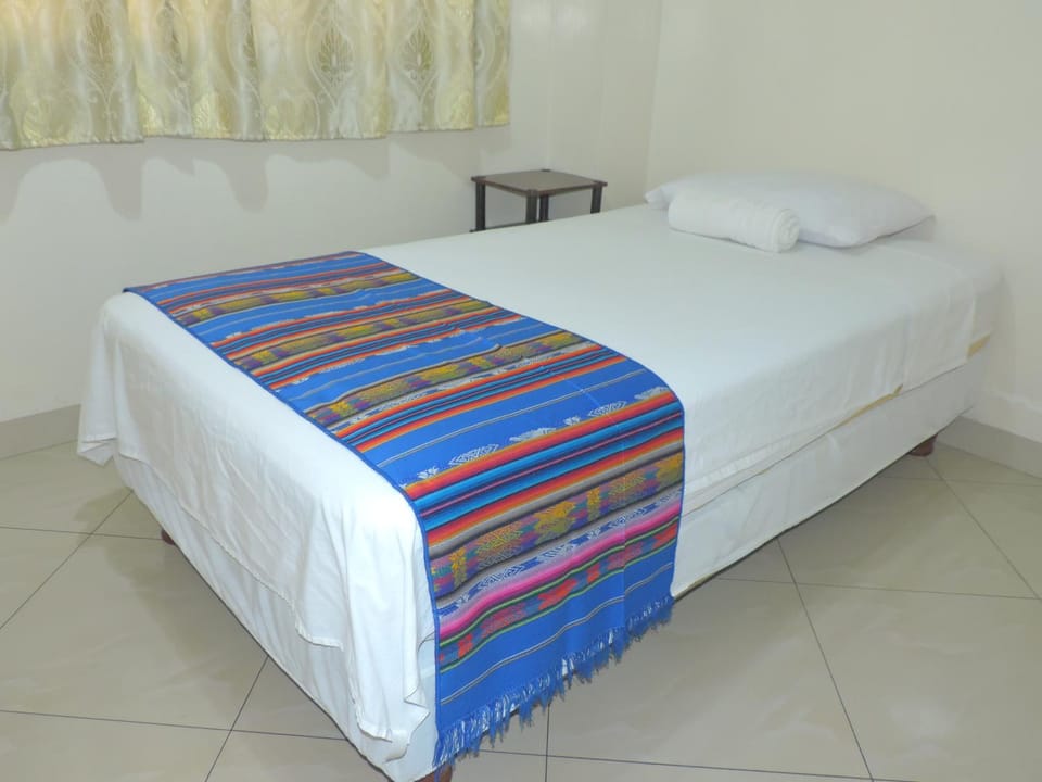 Staff, Bed, Photo of the whole room, Decorative detail, Guests, Family, locker, towels, air conditioner