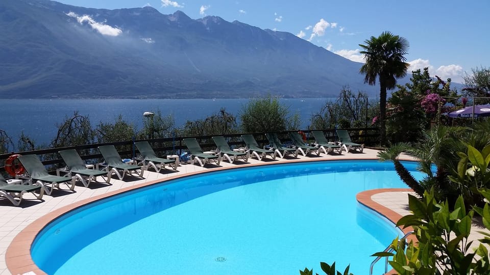 Swimming pool, Swimming pool