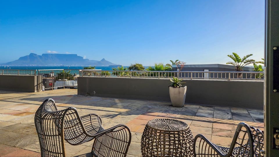 View (from property/room), Balcony/Terrace, Mountain view, Sea view