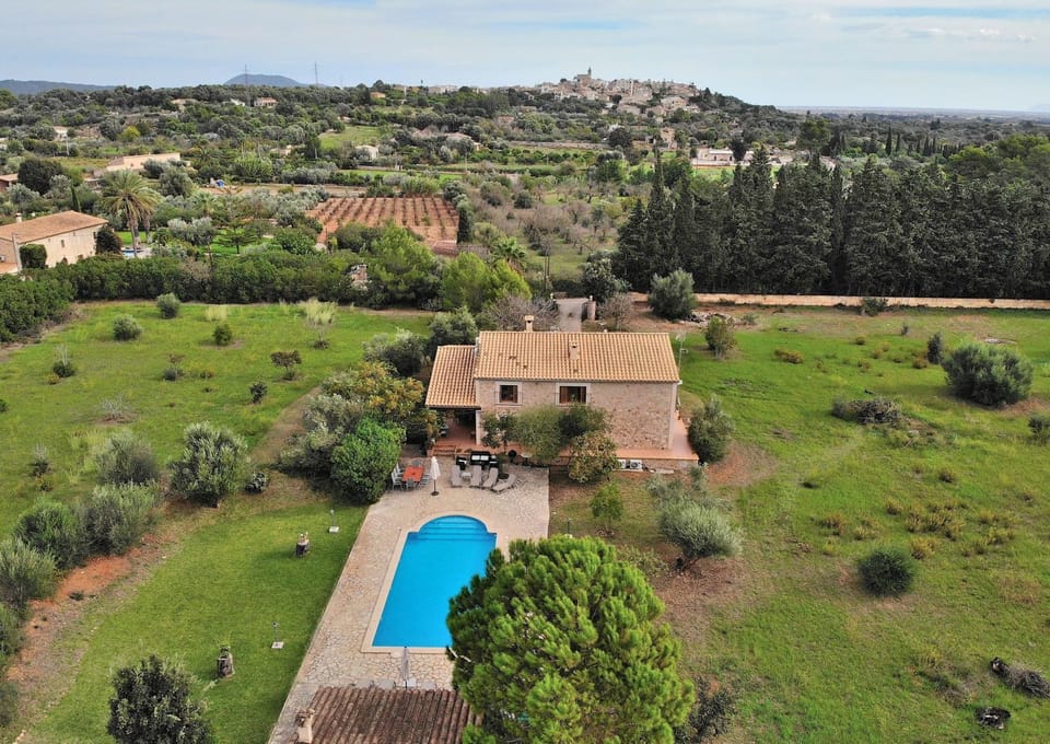Property building, Spring, Day, Natural landscape, Bird's eye view, Garden, Mountain view, Pool view, Swimming pool, sunbed