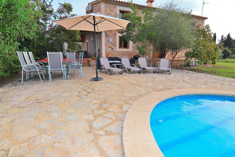 Property building, Patio, Spring, Garden, Garden view, Pool view, Swimming pool, sunbed