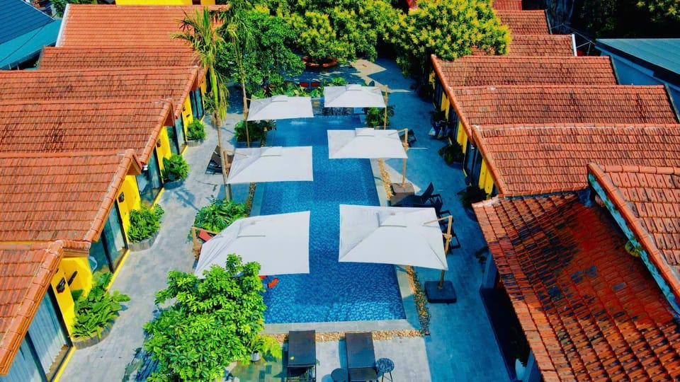 Property building, Pool view, Swimming pool