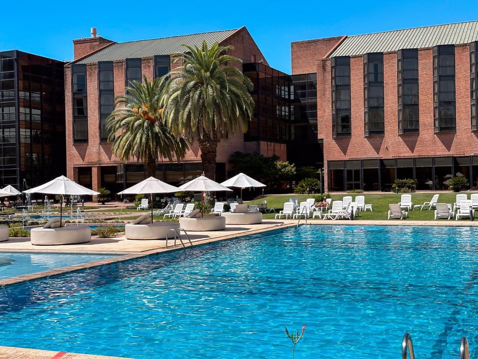 Day, Swimming pool