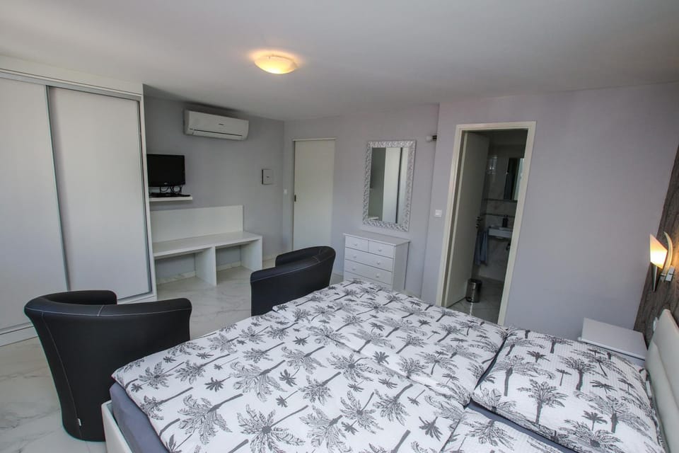 TV and multimedia, Bedroom