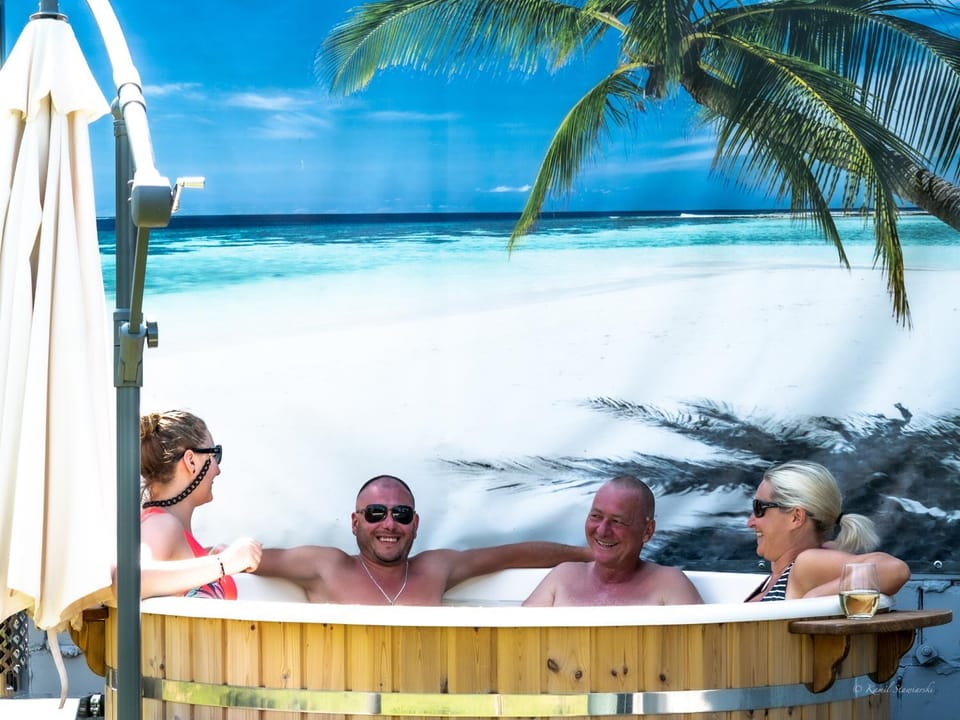 Garden, Hot Tub, Massage