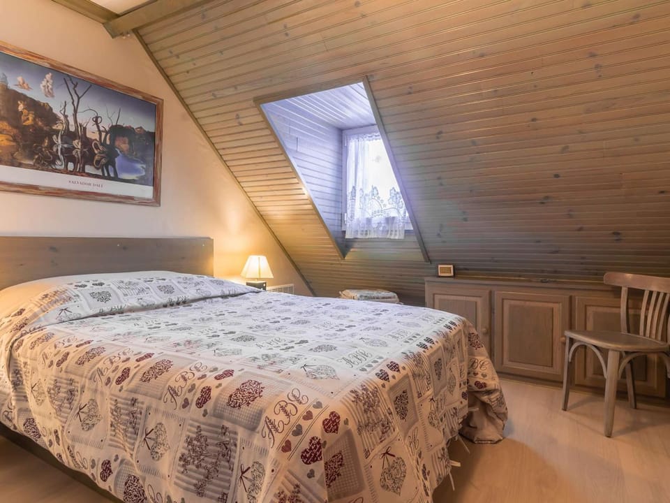 Chalet cosy avec garage et vues, 3 niveaux, 6 pers, proche Luz, animaux admis - FR-1-402-54 House in Luz-Saint-Sauveur