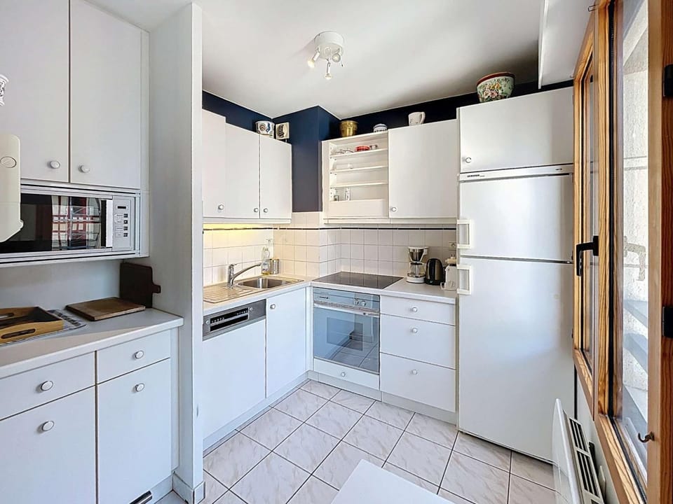 Grand duplex en centre-ville avec vue, à 50m de la plage, ascenseur, et WIFI - FR-1-361-165 Apartment in Granville