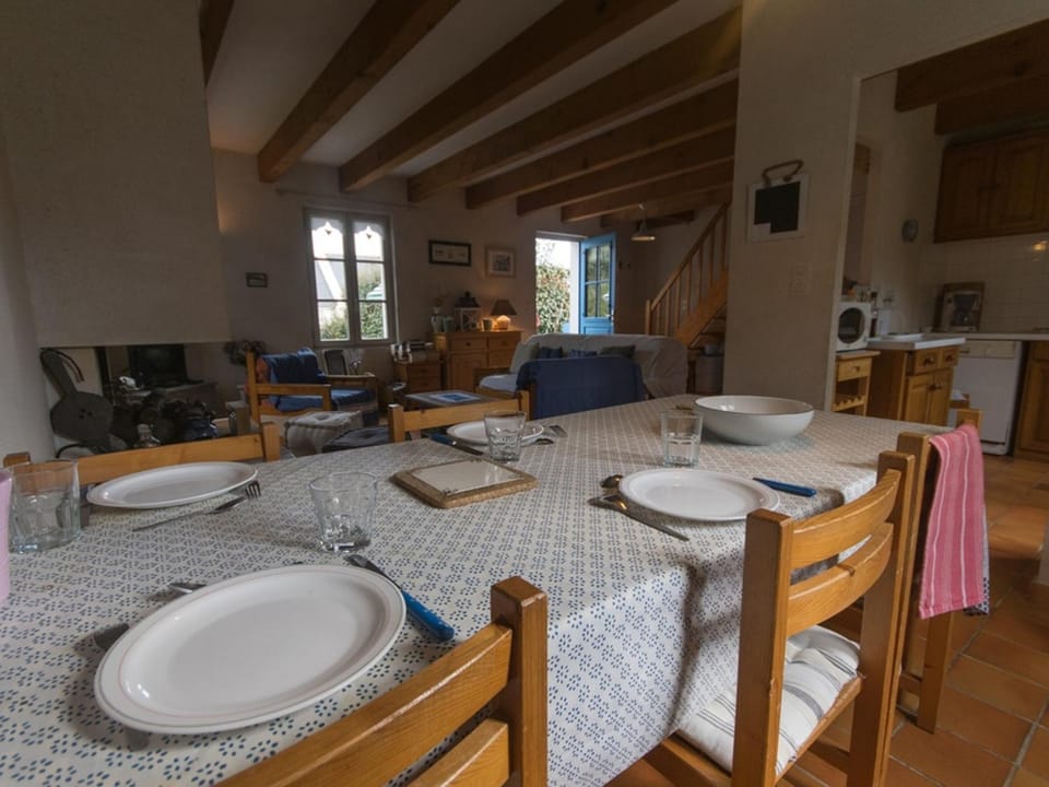 Maison mitoyenne proche plage et centre, calme et confort - FR-1-418-116 House in Brittany